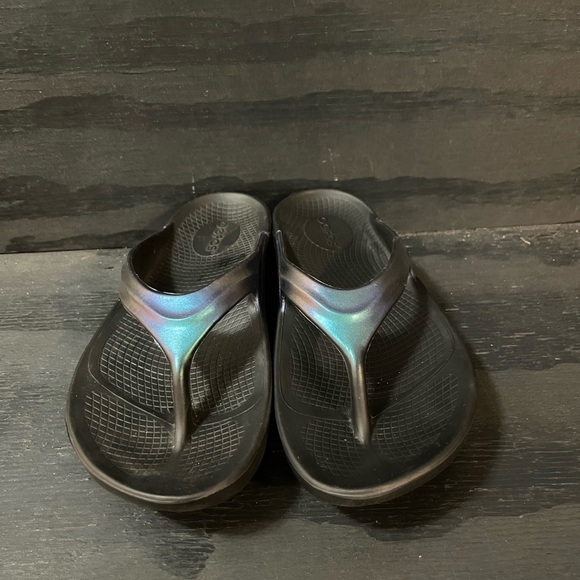 OOFOS OOlala Women’s Size 7 Black Purple Recovery Sandals Flip Flops - Picture 3 of 8